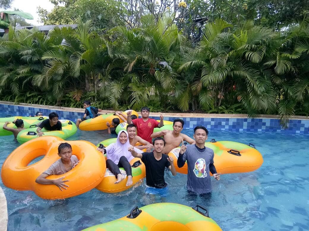 Transera Waterpark Harapan Indah 8
