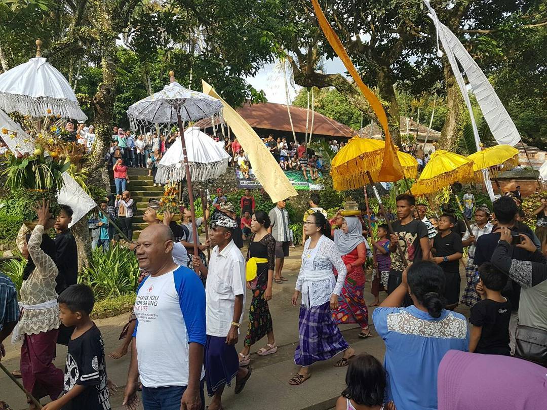 Keunikan Pura Lingsar 4 Keunikan Pura Lingsar 4