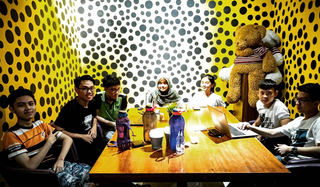 Sosmed Cafe di Kota Medan 8