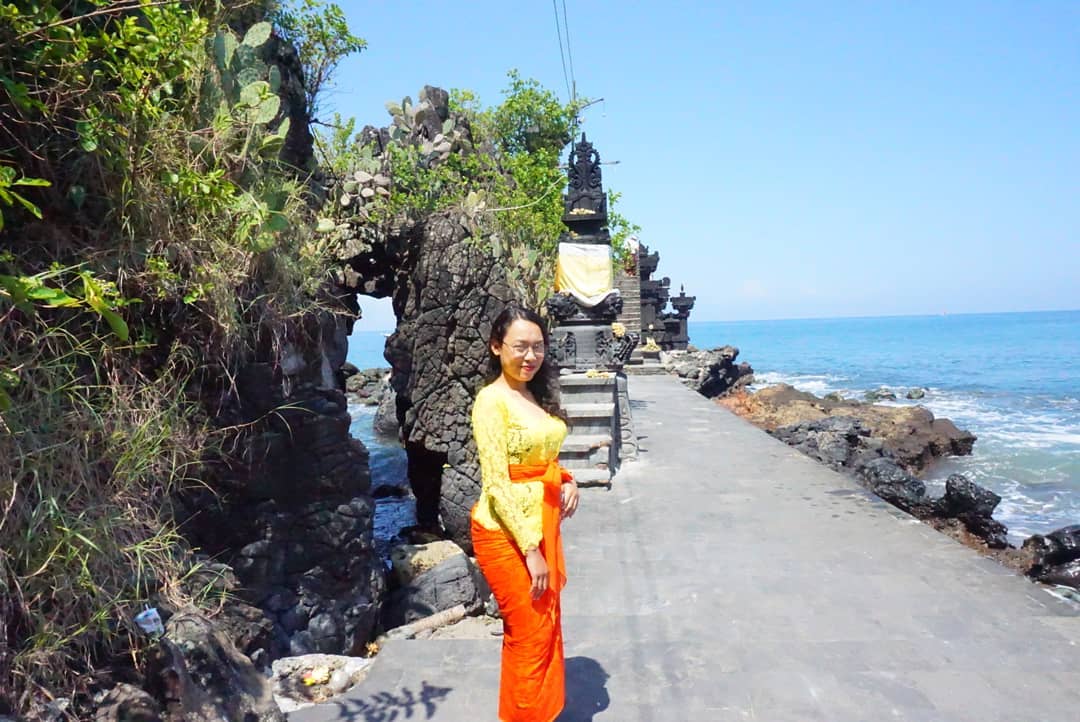 Pura Batu Bolong di Lombok 2