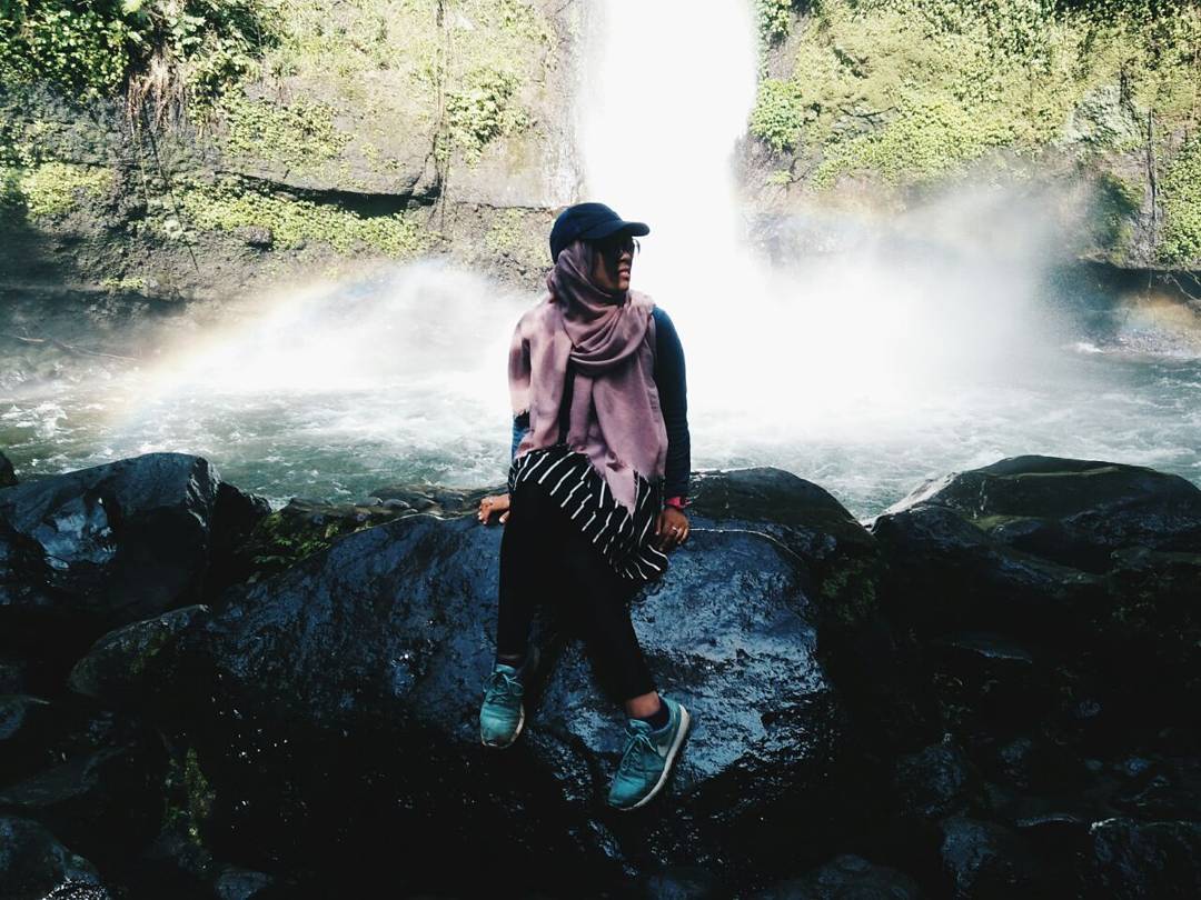 Curug Sawer Sukabumi, Jembatan Gantungnya Jadi Spot Foto Favorit 9 Curug Sawer Sukabumi, Jembatan Gantungnya Jadi Spot Foto Favorit 9