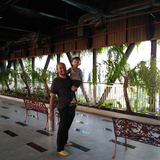 Jembatan Penyeberangan Taman Gantung 5