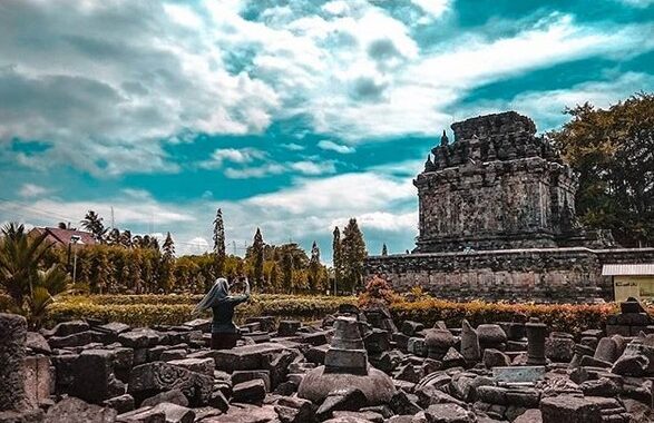 Candi Mendut Terletak di Magelang 3