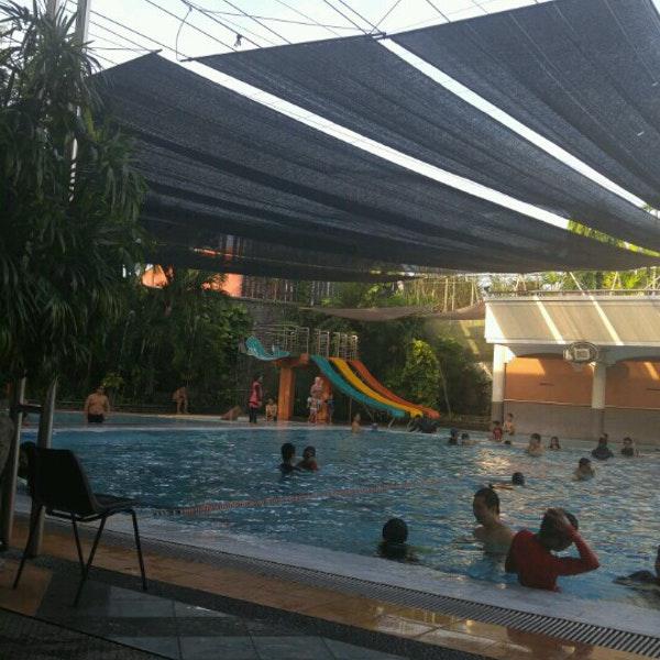 Kolam Renang Manyar Surabaya, Cocok Untuk Keluarga 9