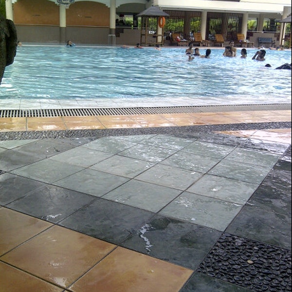 Kolam Renang Manyar Surabaya, Cocok Untuk Keluarga 3