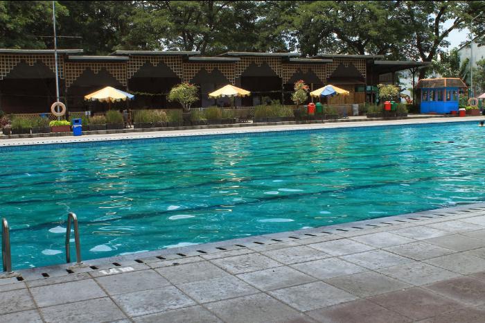 Kolam Renang Manyar Surabaya, Cocok Untuk Keluarga 8