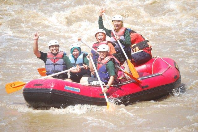 Arung Jeram di Sungai Citatih 1 Arung Jeram di Sungai Citatih 1