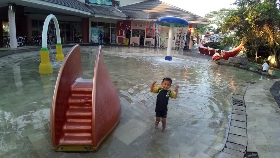 Wahana di Venetian Water Carnaval 2