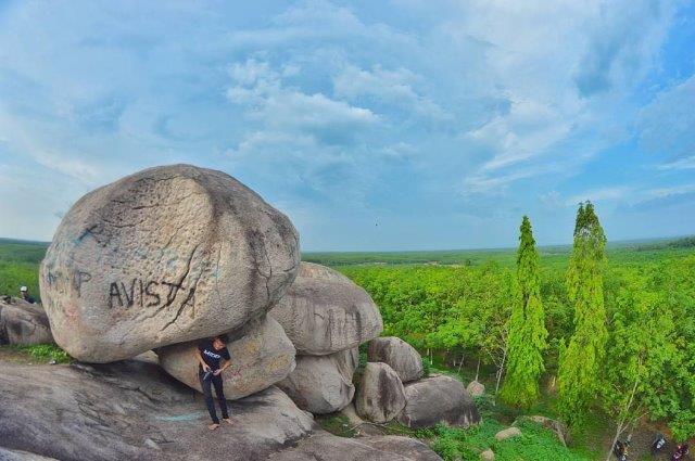 Taman Batu Granit di Tanjung Bintang Lampung Selatan 2