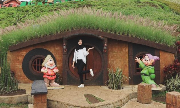 Rumah Hobbit Malang Buka Jam Berapa? 8