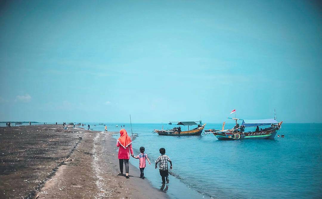 Yuk Piknik Ke Pulau Cemara Sawojajar Brebes 7