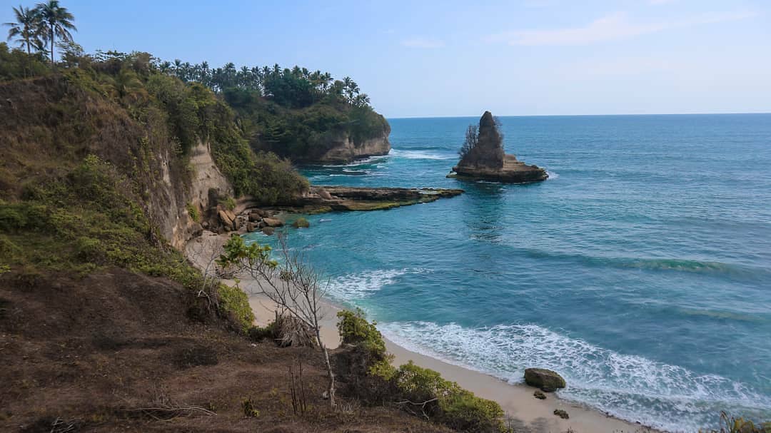 Potret Indahnya Lokasi Pantai Cibuaya di Desa Ujung Genteng Kabupaten Sukabumi Jawa Barat 5 Potret Indahnya Lokasi Pantai Cibuaya di Desa Ujung Genteng Kabupaten Sukabumi Jawa Barat 5