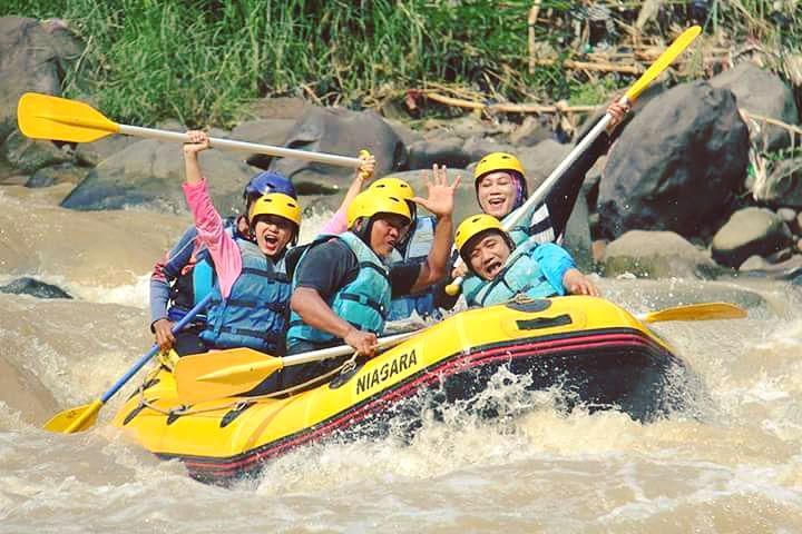 Arung Jeram di Sungai Citatih 9 Arung Jeram di Sungai Citatih 9