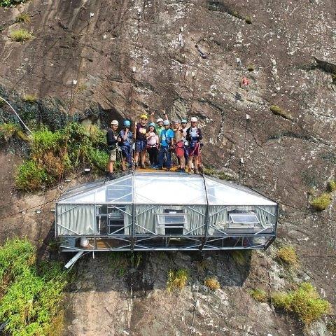Eksotisnya Hotel Gantung Tebing Parang Purwakarta dan Berapa Harga Penginapannya? 1