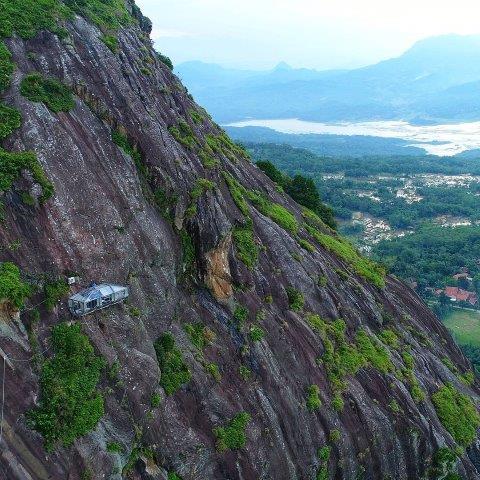 Eksotisnya Hotel Gantung Tebing Parang Purwakarta dan Berapa Harga Penginapannya? 7