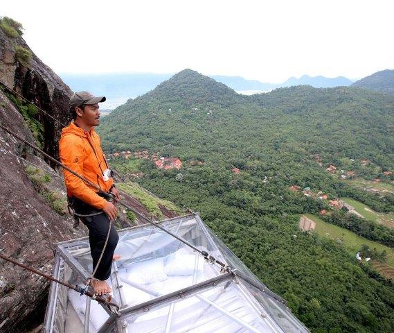 Eksotisnya Hotel Gantung Tebing Parang Purwakarta dan Berapa Harga Penginapannya? 2