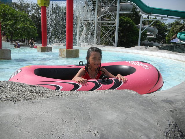 Kolam Renang Apita Waterboom Cirebon 6