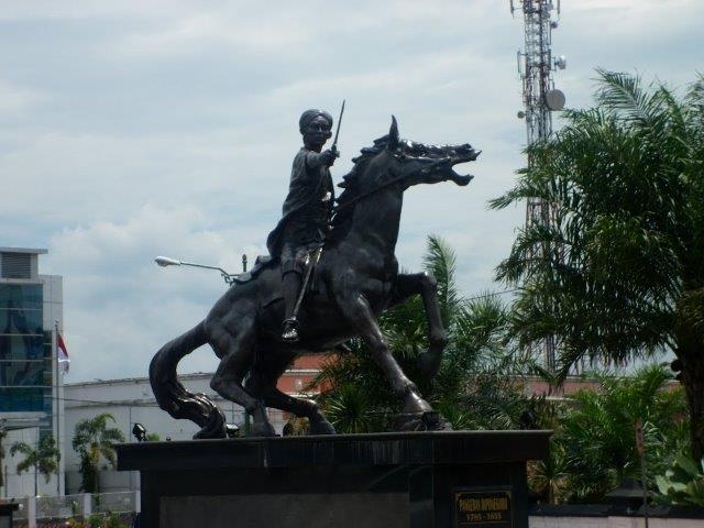 5 Patung Pangeran Diponegoro di Indonesia 6