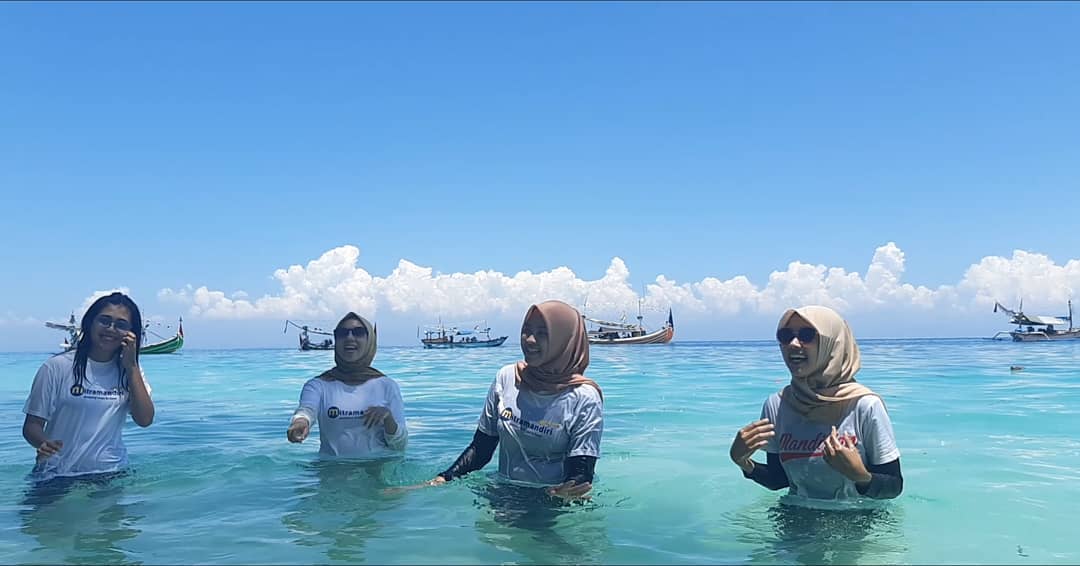 Wisata Teluk Biru 1