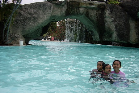 Kolam Renang Apita Waterboom Cirebon 2