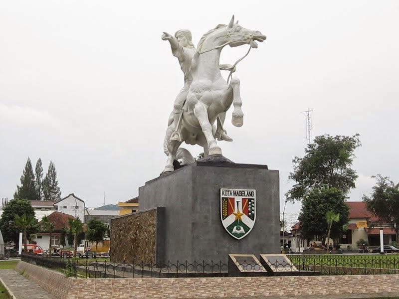 5 Patung Pangeran Diponegoro di Indonesia 3