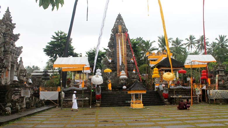 10 Gambar Pura Agung Blambangan Banyuwangi + Sejarah Asal Usul Silsilah Kerajaan 7