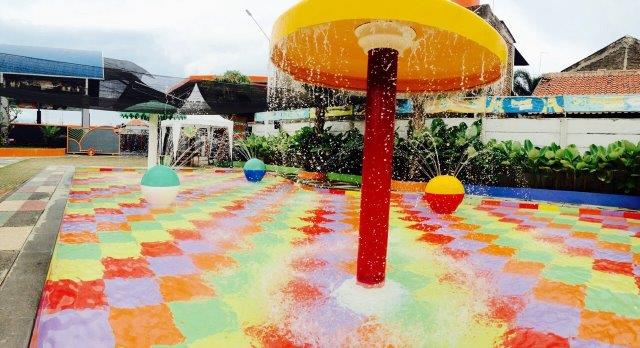 Banyak Wahana Air di Panghegar Waterboom Bandung 2