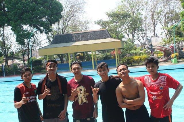 Taman Air Pagora Kediri, Anak Anak Banyak Yang Suka Kolam Renangnya 5