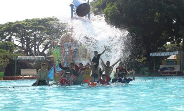 Taman Air Pagora Kediri, Anak Anak Banyak Yang Suka Kolam Renangnya 4 Pagora kediri wisata tiket masuk armada jaya harga taman kolam renang di jawa timur tenggelam pemandian alamat gambar foto gratis htm lokasi letak peta sejarah tarif waterpark yamaha arisan