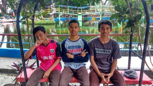 Taman Air Pagora Kediri, Anak Anak Banyak Yang Suka Kolam Renangnya 6