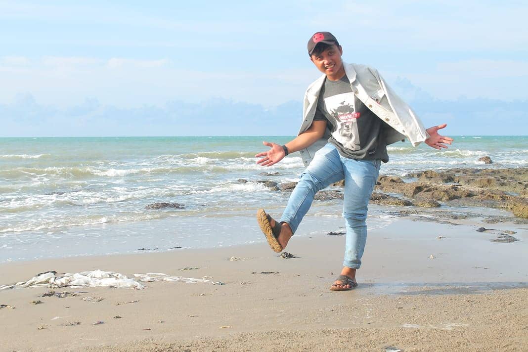 Beberapa Potret Dua Lokasi Pantai Jatisari Yang Lagi Hits, Berada di Rembang dan Banyuwangi 2 Beberapa Potret Dua Lokasi Pantai Jatisari Yang Lagi Hits, Berada di Rembang dan Banyuwangi 2