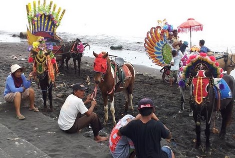 10 Foto Pantai Blimbingsari Banyuwangi Rogojampi, Berapa Harga Ikan Bakar-nya? 5