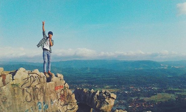 10 Foto Bukit Karang Numpang Sukabumi + Peta Alamat Lokasi Jembatan Hati 5