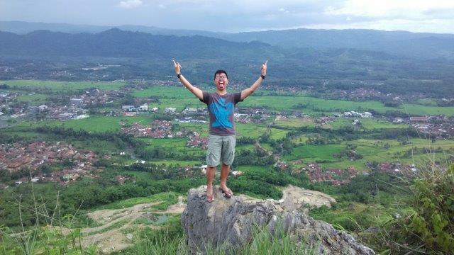 10 Foto Bukit Karang Numpang Sukabumi + Peta Alamat Lokasi Jembatan Hati 9