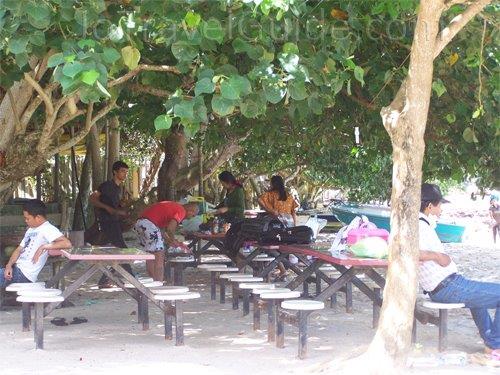 Berapa Tarif Tiket Masuk Pantai Mirota di Batam dan Harga Penginapan Cottage Per Malam? 7 Berapa Tarif Tiket Masuk Pantai Mirota di Batam dan Harga Penginapan Cottage Per Malam? 7