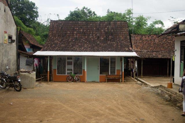 10 Gambar Desa Wisata Osing Kampung Kemiren Banyuwangi, Hotel Cottage Penginapan + Asal Usul 5 10 Gambar Desa Wisata Osing Kampung Kemiren Banyuwangi, Hotel Cottage Penginapan + Asal Usul 5