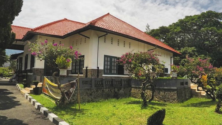 10 Foto Gedung Perundingan Linggarjati Kuningan, Harga Tiket Masuk, Lokasi Alamat, Sejarah Asal Usul, Jam Buka Tutup + Misteri Mitos 5