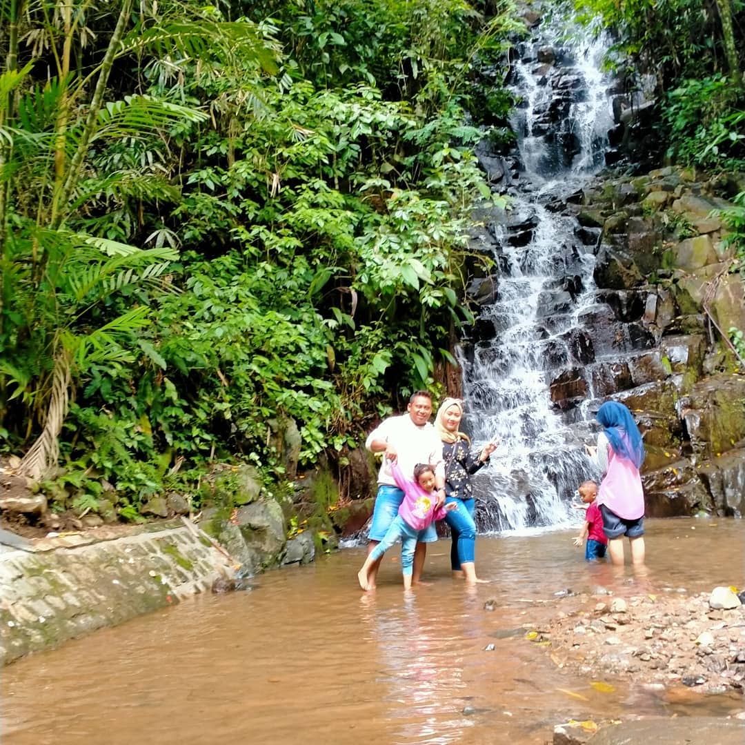 Wisata Air Terjun Irenggolo 4