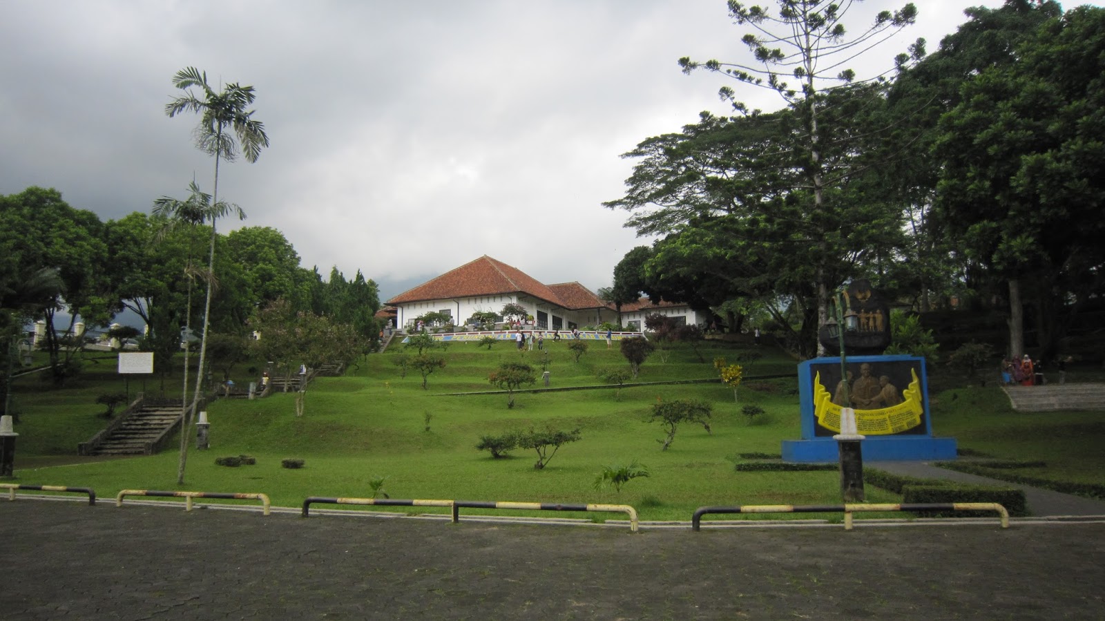 10 Foto Gedung Perundingan Linggarjati Kuningan, Harga Tiket Masuk, Lokasi Alamat, Sejarah Asal Usul, Jam Buka Tutup + Misteri Mitos 2