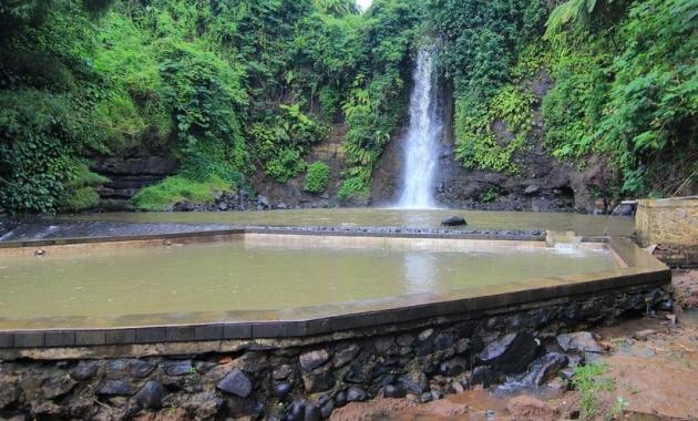 10 Gambar Curug Bangkong Kuningan, Lokasi Alamat, Misteri Mitos, Rute Jalan Menuju Wisata + Asyik Mandi Sambil Berenang di Area? 10