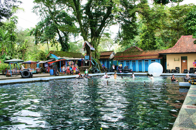 Harga Tiket Masuk Pemandian Cibulan Kuningan 9