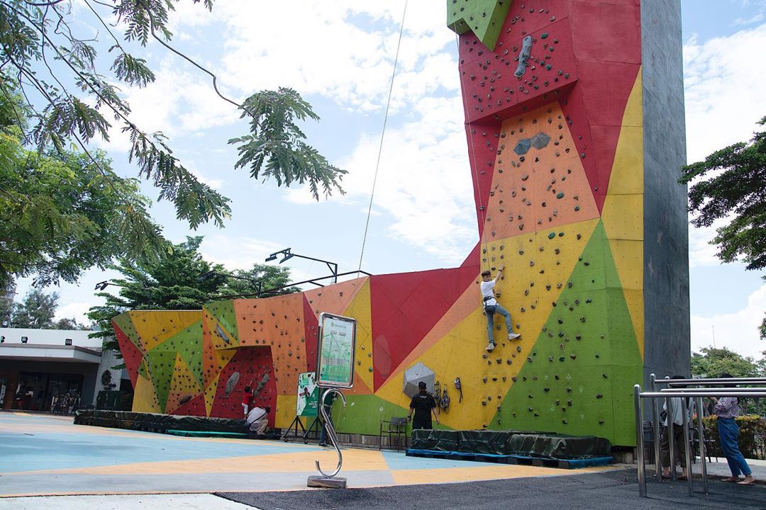 Wisata Scientia Square Park 5