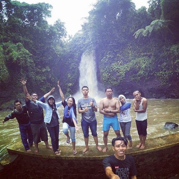 10 Gambar Curug Bangkong Kuningan, Lokasi Alamat, Misteri Mitos, Rute Jalan Menuju Wisata + Asyik Mandi Sambil Berenang di Area? 9