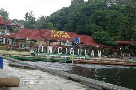 Berenang Bareng Ikan Keramat, Berani? Hanya di Objek Wisata Cibulan Kuningan 2