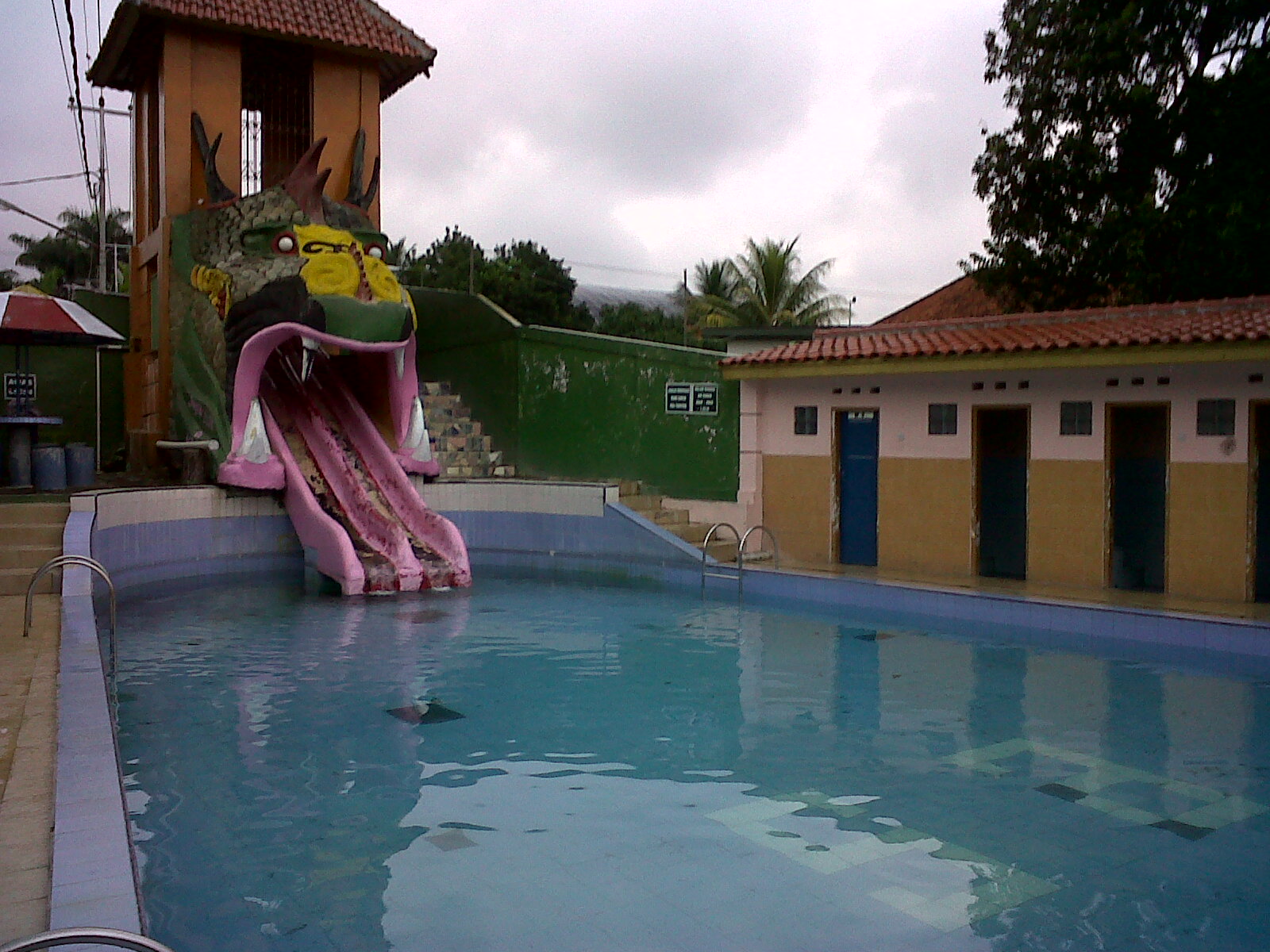 Manjakan Diri di Pemandian Air Panas Sangkanurip Kuningan 2 Manjakan Diri di Pemandian Air Panas Sangkanurip Kuningan 2