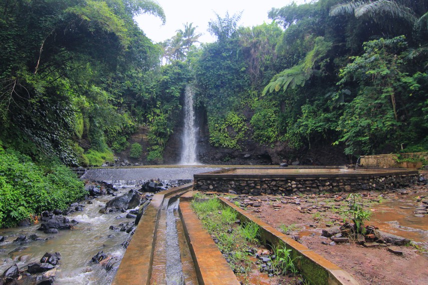 10 Gambar Curug Bangkong Kuningan, Lokasi Alamat, Misteri Mitos, Rute Jalan Menuju Wisata + Asyik Mandi Sambil Berenang di Area? 6