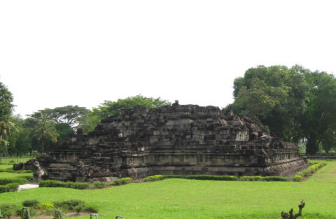 Inilah 10 Potret Khas Candi Bubrah di Klaten yang Gak Ada Duanya 8