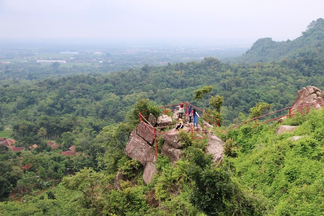 Taman Wisata Alam Cadas Gantung 1
