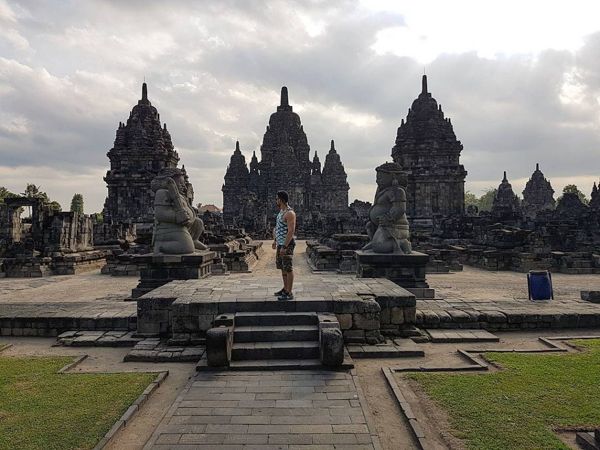 Inilah 10 Potret Khas Candi Bubrah di Klaten yang Gak Ada Duanya 9