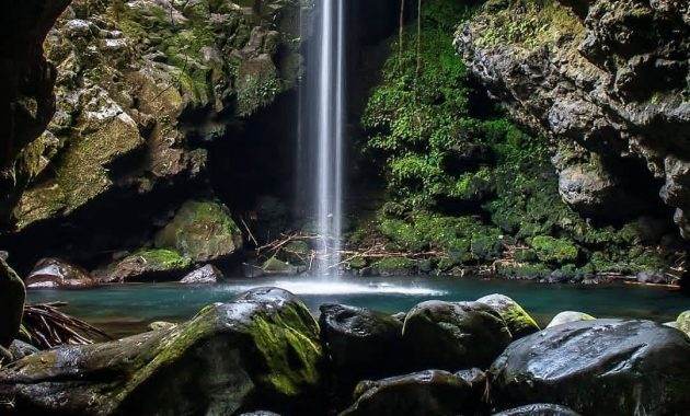 Asyiknya Bermain di Curug Lawang 7